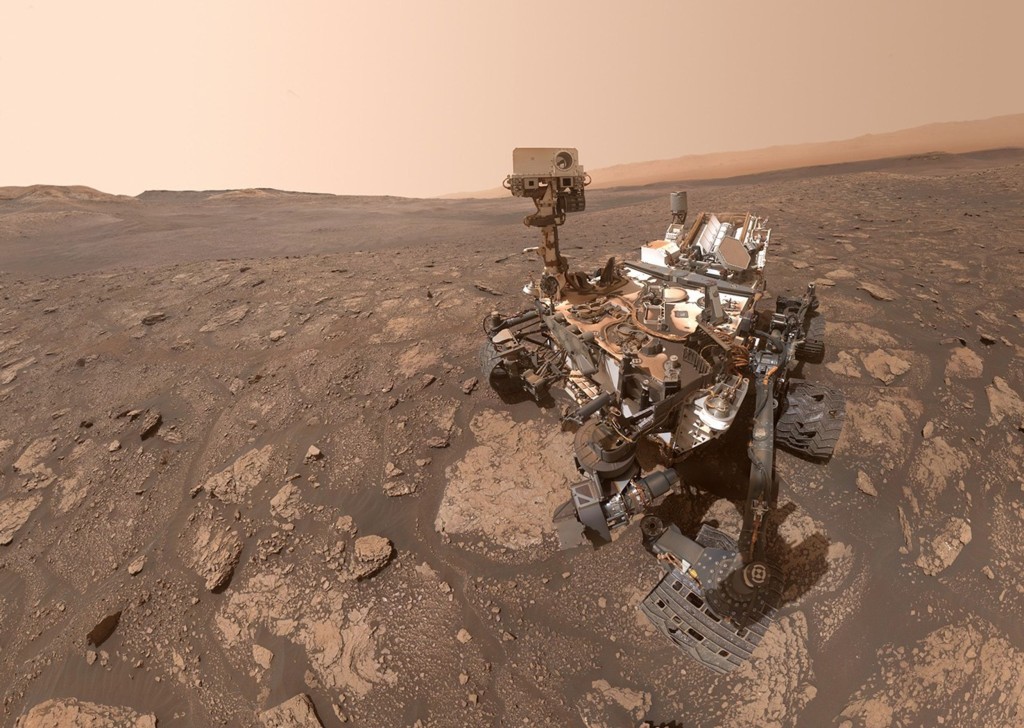 火星探测车“好奇号”。NASA