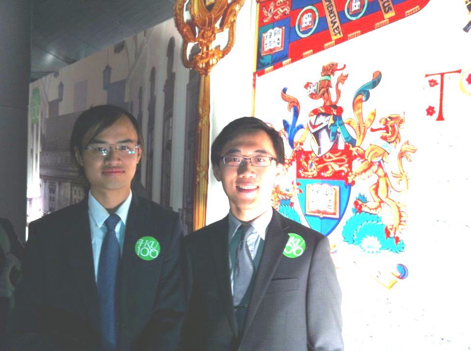 蘇子謙（右）中六拔尖入讀港大中醫，因為受鼓勵下讀西醫。（圖片由受訪者提供）