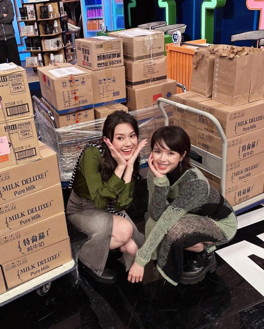 罗雪妍早年曾任职平面模特儿及美容界YouTuber。