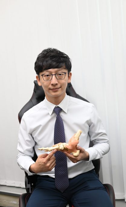 脊骨神經科醫生溫文灝 脊骨神經科醫生溫文灝