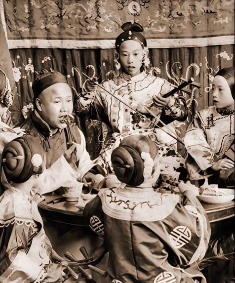 同治皇帝被指常偷出紫禁城嫖妓。示意圖，小紅書