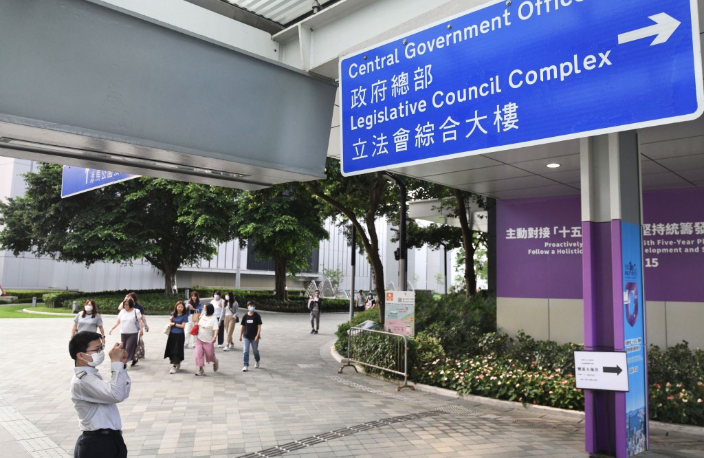 是次調查涵蓋104間公司及超過15萬名僱員。