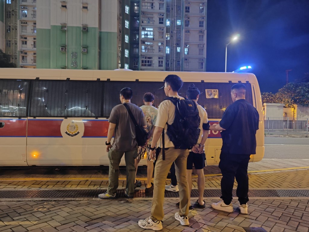 警大嶼山掃毒拘5人。警方圖片