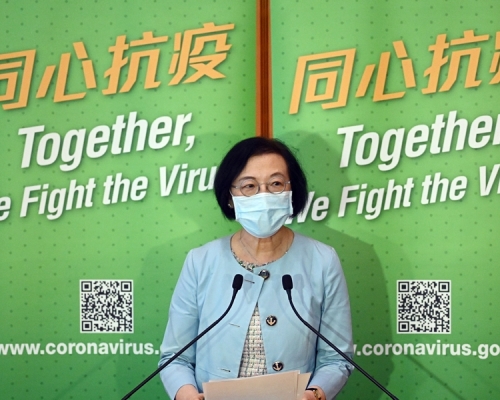 陳肇始指室內及戶外有不同風險,不認為兩者的人數限制邏輯不一致。資料圖片