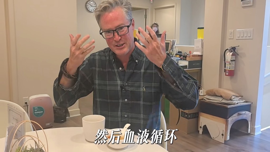 療程結束後，夏克立氣色紅潤，大讚身體舒暢許多。