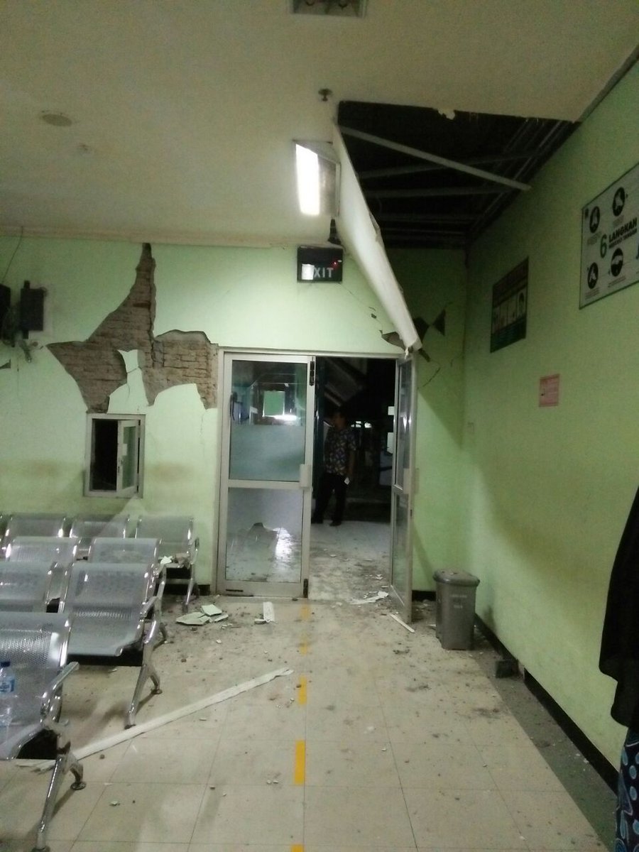 印尼发生强烈地震。网上图片