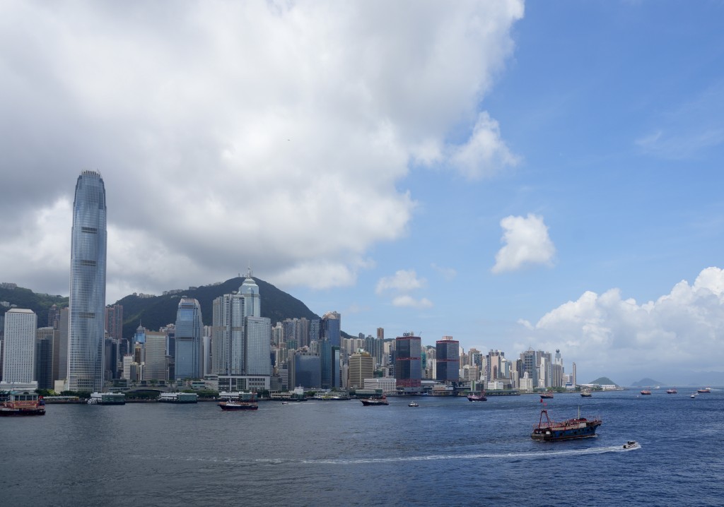 林定国表示，假如特区管治团队是一条船，那么乘客就是每一位香港市民，大家都是在同一条船上，风雨同舟。欧乐年摄