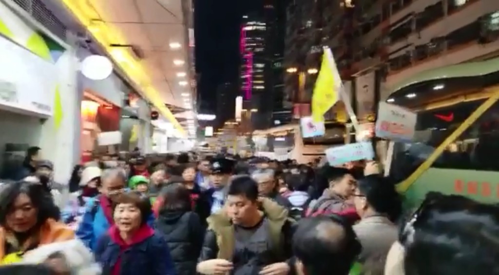  沙咀道街头水泄不通。全心荃湾facebook截图