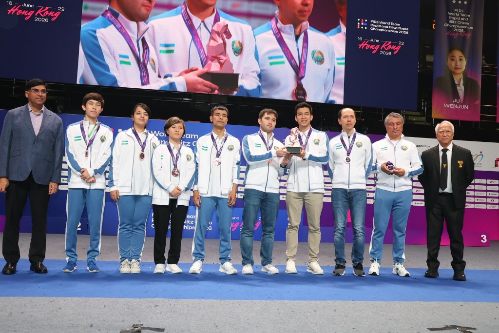 Uzbekistan隊終於能踏上頒獎台,可以說是最開心的季軍。徐嘉華攝 Uzbekistan隊終於能踏上頒獎台,可以說是最開心的季軍。徐嘉華攝