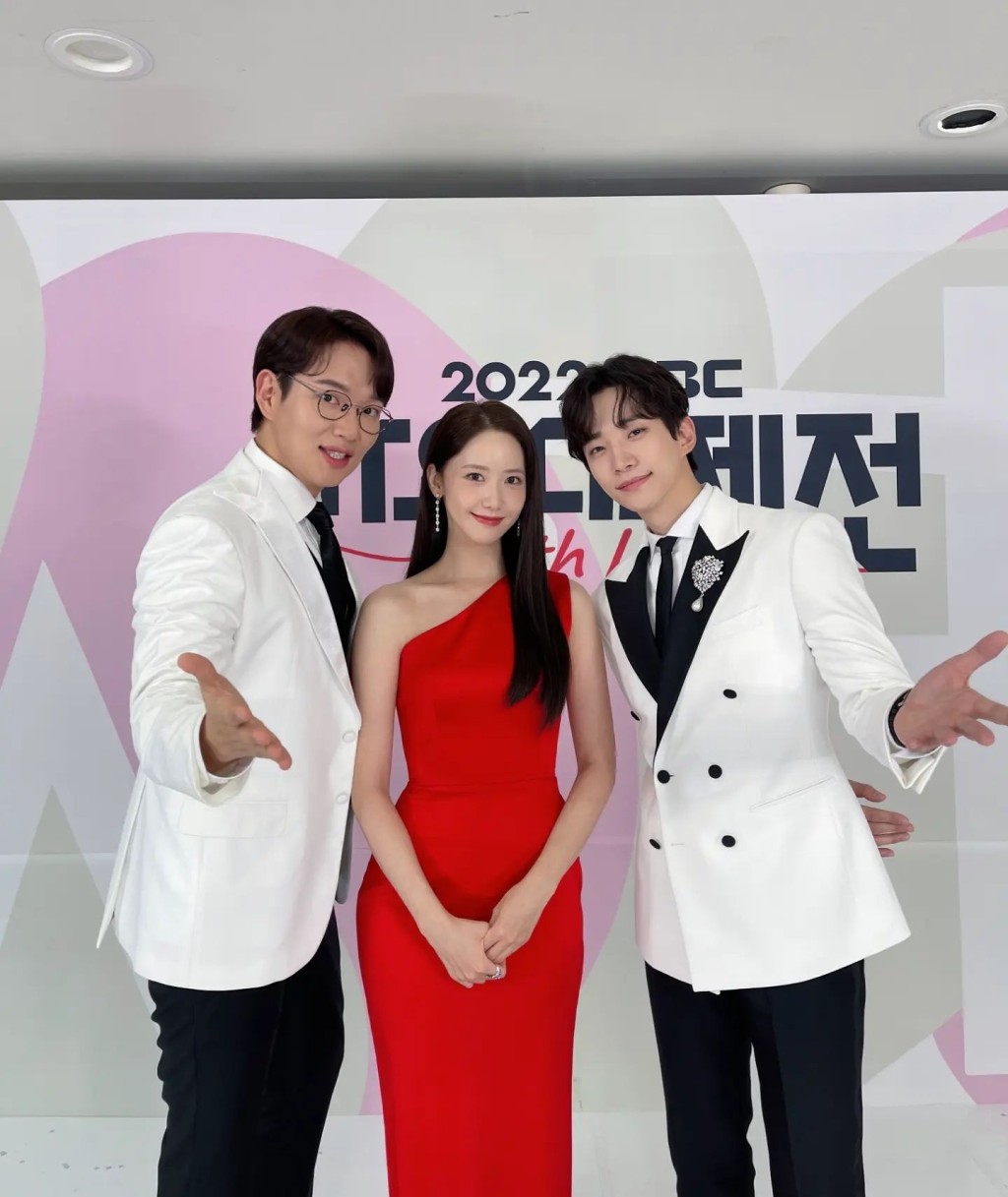 俊昊與潤娥2022年再在《MBC歌謠大祭典》一同擔任主持。