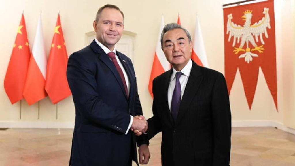 王毅與波蘭總統納夫羅茨基會談。 外交部官網