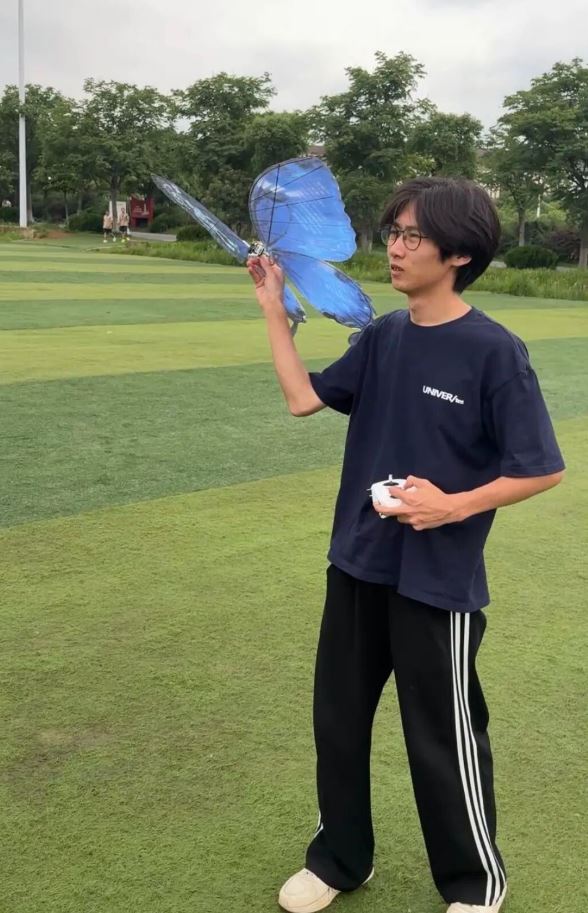 艾雨慶研發出的仿生蝴蝶一推出市場即大受歡迎。央廣網