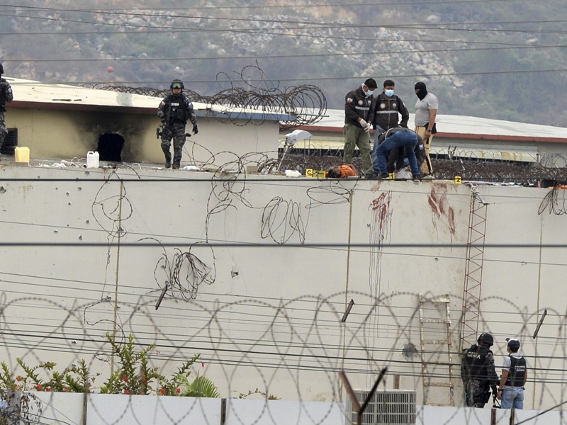 暴乱过后围墙血迹斑斑。AP