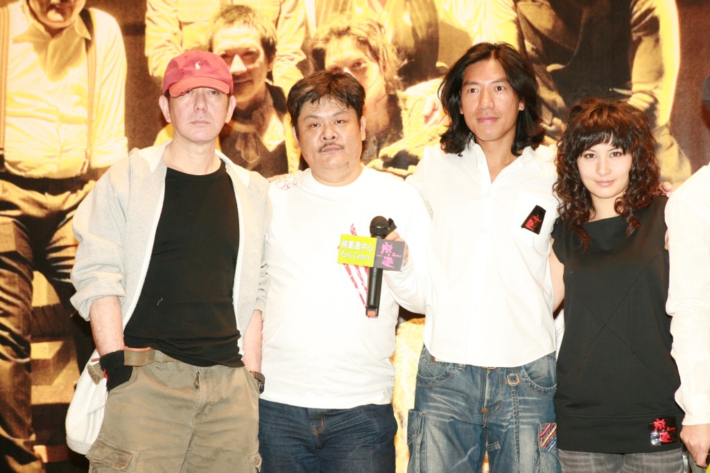 林雪（左二）出席电影《放．逐》宣传。
