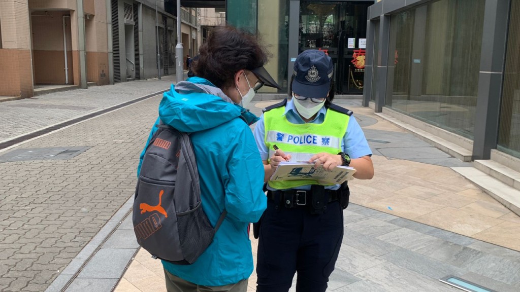 警方新界北嚴厲打擊行人亂過馬路 兩日內發162張傳票