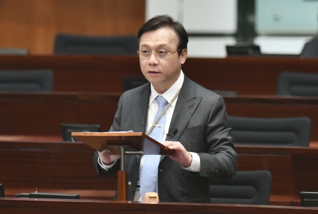 陳宗彝提問當局會否考慮豁免持有此類簽證人士額外的稅項,以鼓勵他們置業。資料圖片 陳宗彝提問當局會否考慮豁免持有此類簽證人士額外的稅項,以鼓勵他們置業。資料圖片