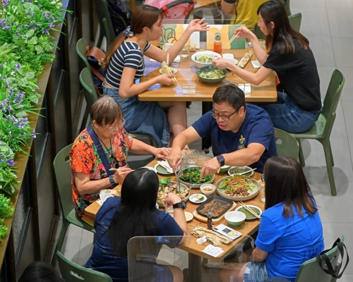 四人限聚令及食肆人數限制等延長一周至10月1日。