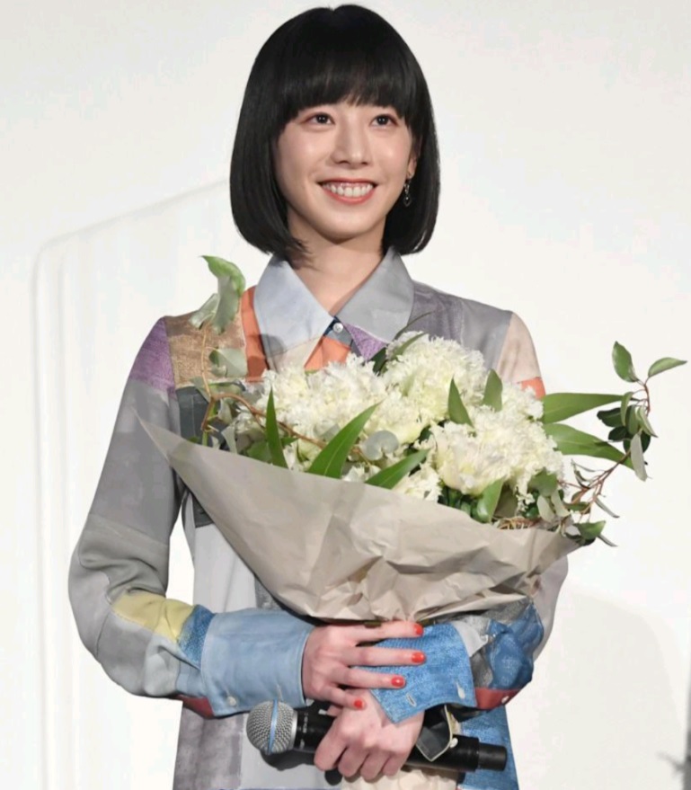 35歲日本人氣女星夏帆今日驚喜宣布婚訊。 35歲日本人氣女星夏帆今日驚喜宣布婚訊。