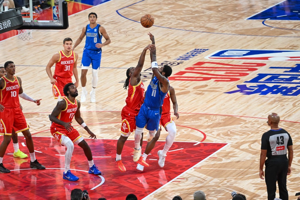 NBA中国赛独行侠vs火箭。魏国谦摄