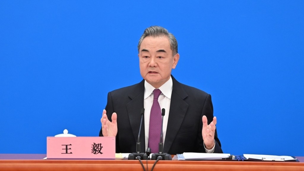 王毅以中央外事辦主任的身分在《求是》撰文。新華社
