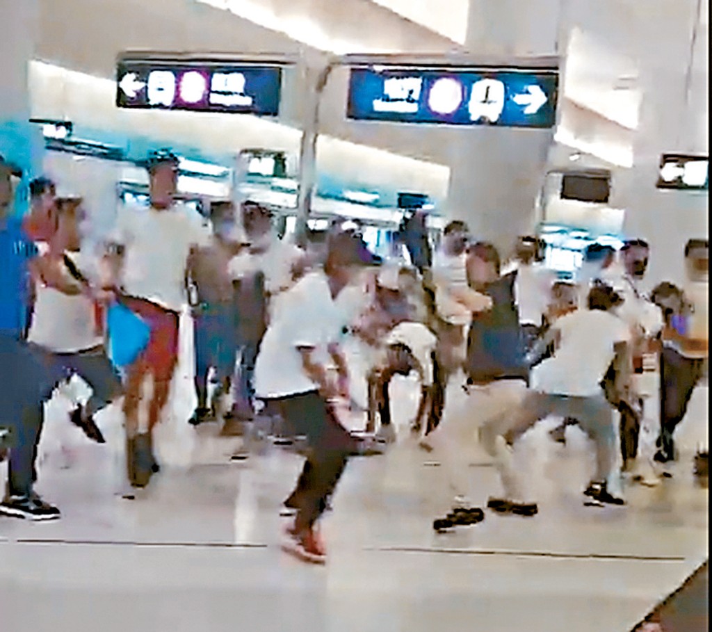 元朗721事件在西鐵元朗站內發生。