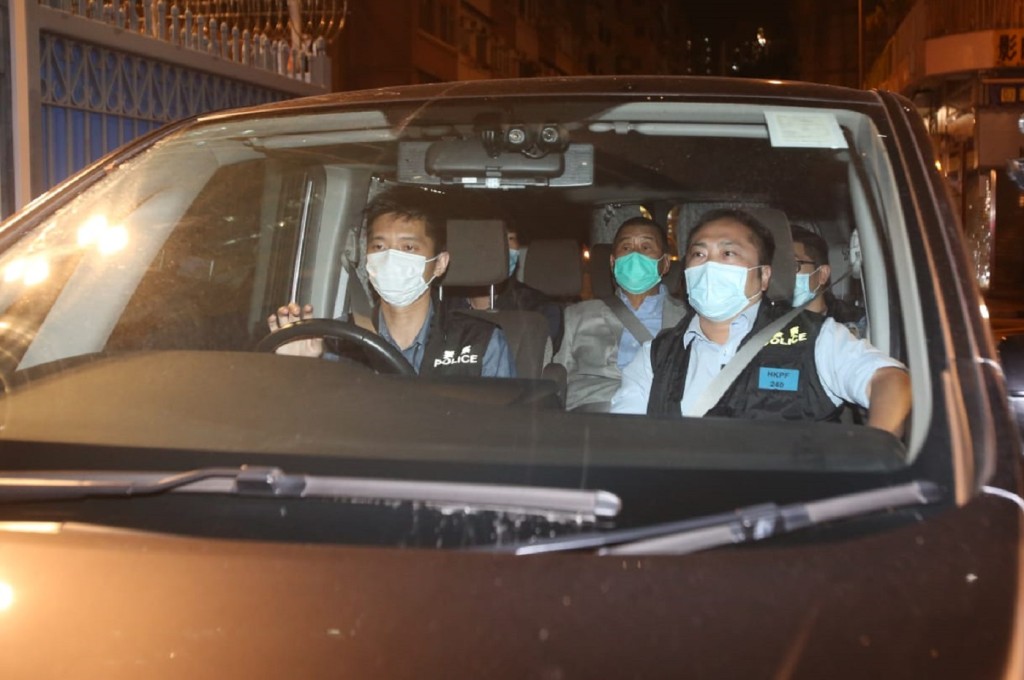 黎智英晚上將返回旺角警署完成保釋手續。