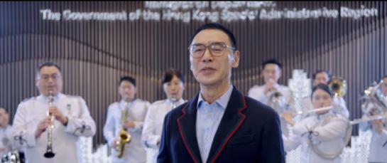 B哥哥唱出他親自為全港選民創作的歌曲《投一票》