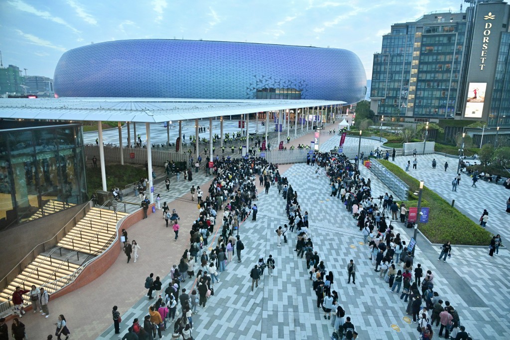 啟德體育園主場館舉辦跨年演唱會。