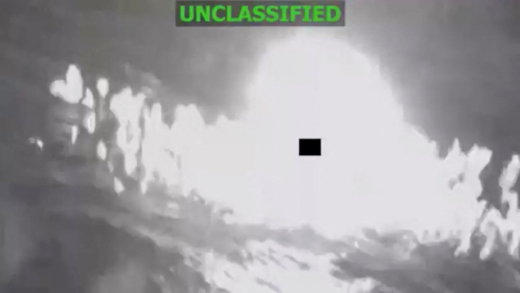 美軍對上一次海上打擊在去年12月底發生，一艘船被擊中後，爆炸起火。路透社