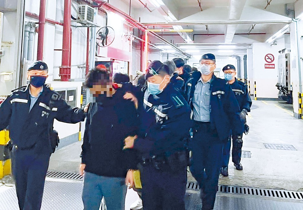 被捕男女包括飲「大膽酒」的未成年人士。