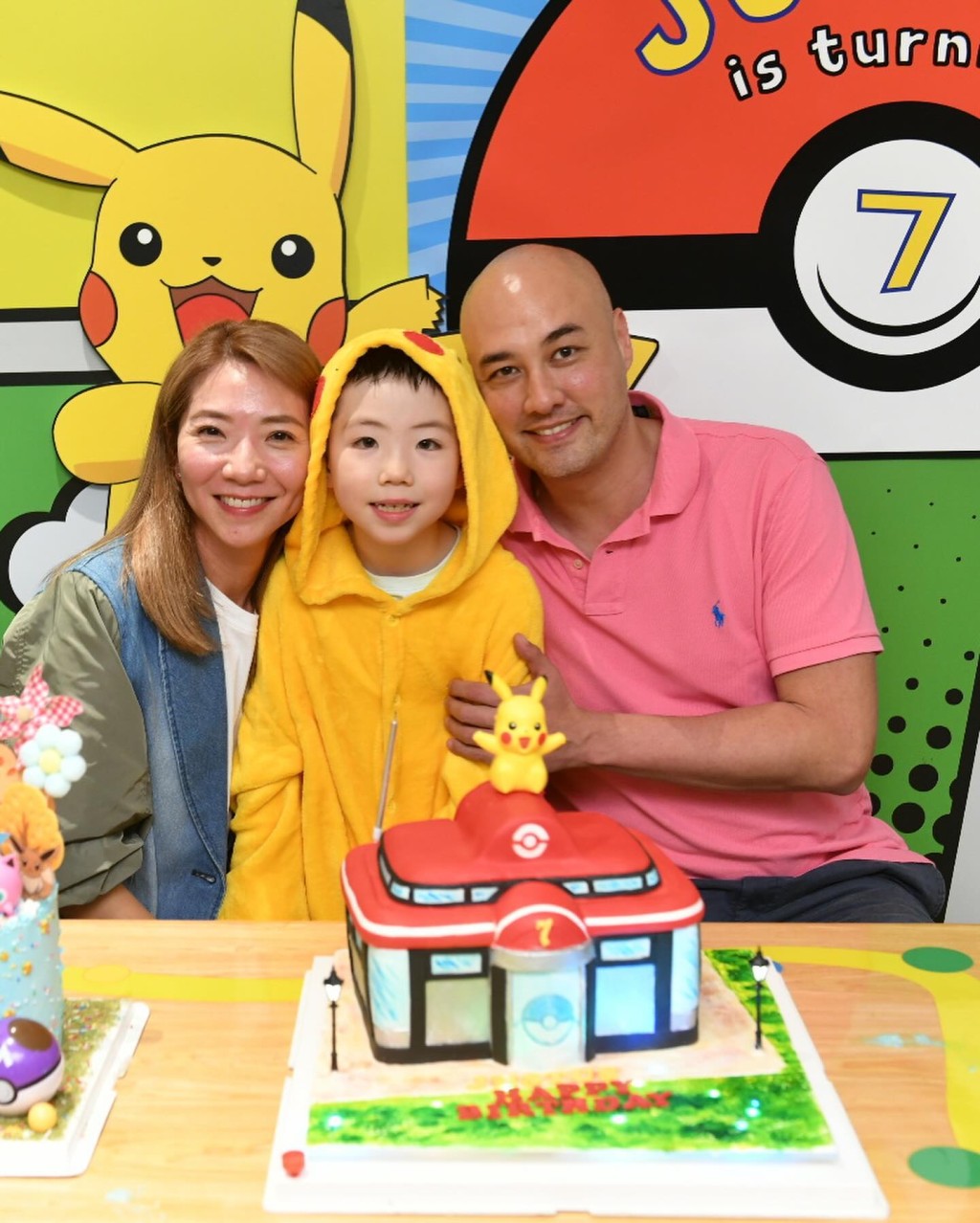 車婉婉夫婦為昨日（28日）生日的BBQ舉行7歲生日派對。