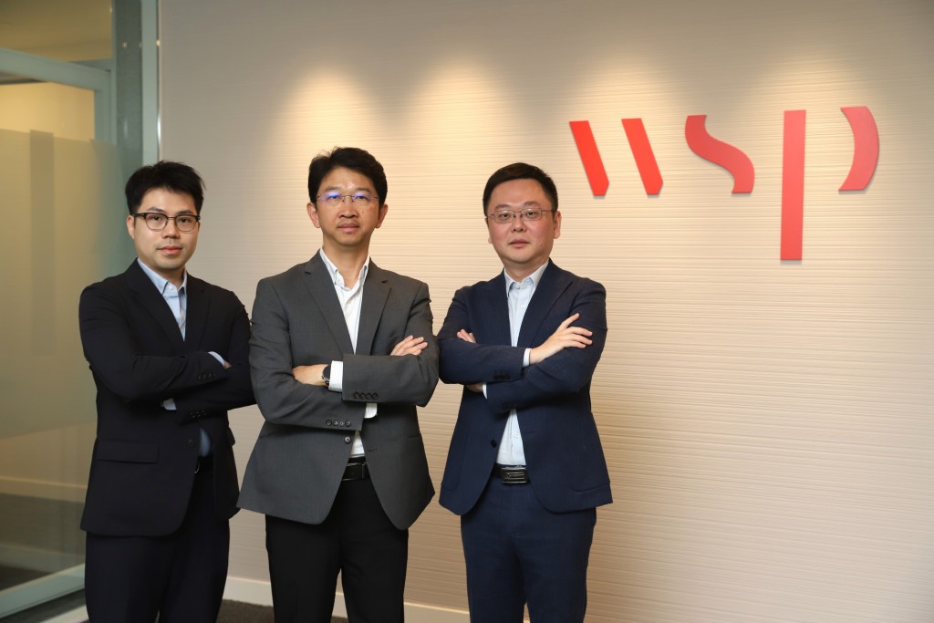 科進香港有限公司（中國區建築結構執行董事）黃漢華（中）、（中國區建築結構副董事）胡裕剛（右）、（中國區建築結構首席工程師）李智輝（左）。