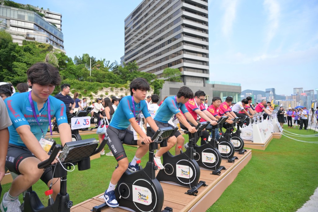 是次活動定下累計騎行挑戰120萬公里的目標,相當於圍繞地球30圈,以慶祝回歸30週年。 是次活動定下累計騎行挑戰120萬公里的目標,相當於圍繞地球30圈,以慶祝回歸30週年。