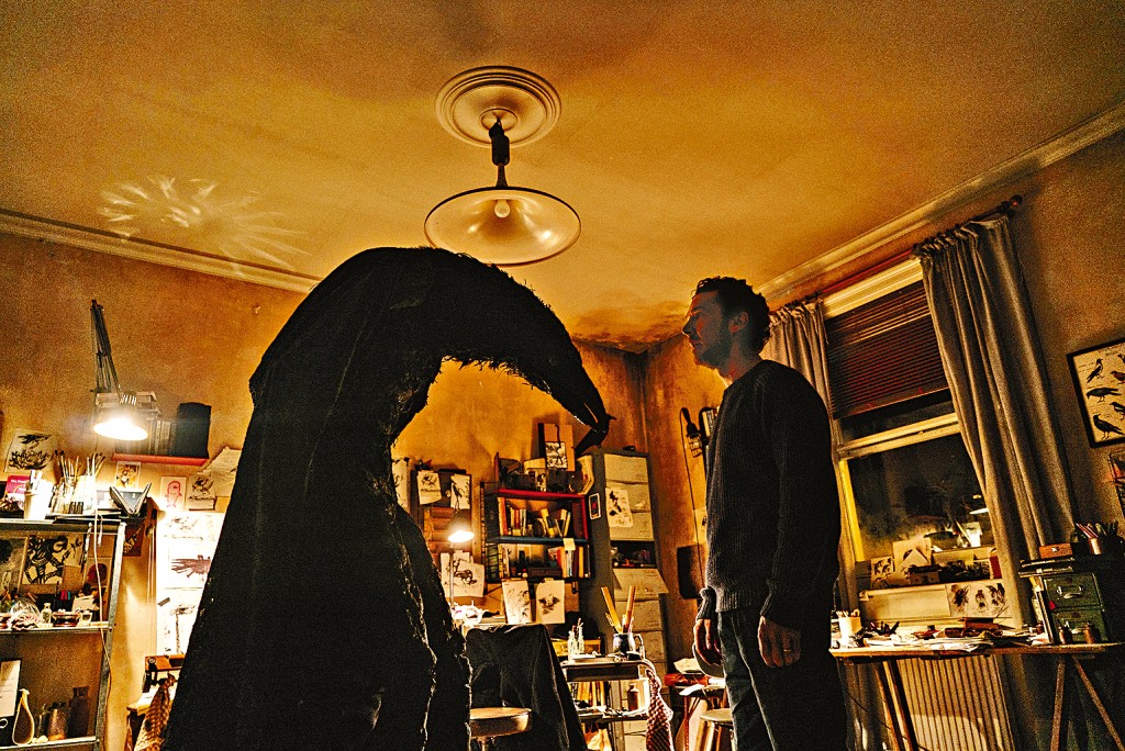 烏鴉當頭棒喝，要主人翁學習依賴自己。