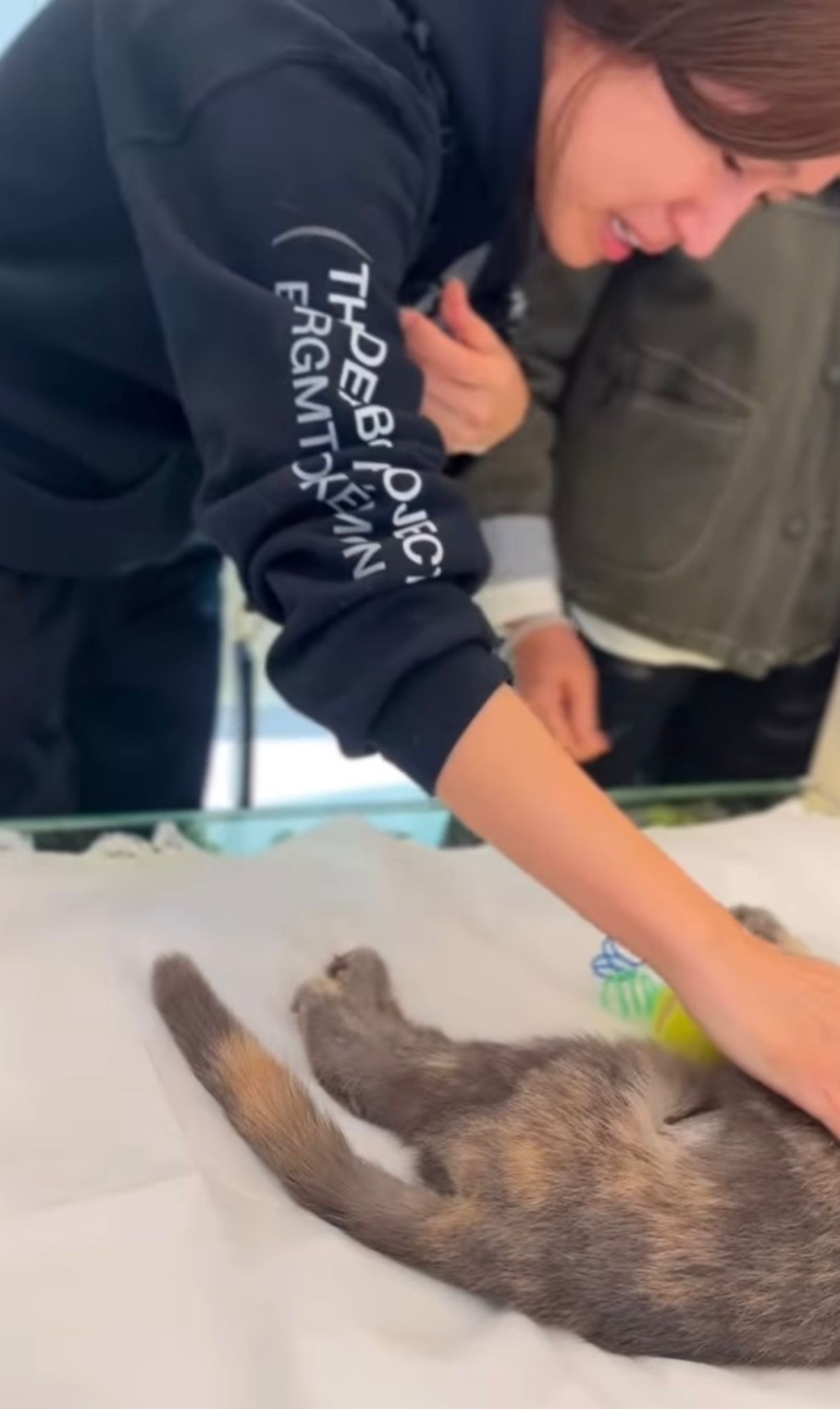 傅嘉莉更叫GeBe不要再做動物。