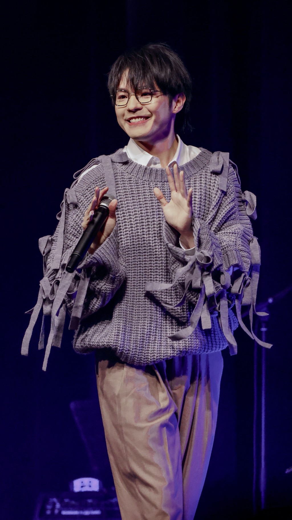 Ian唱不同风格的《DWBF》及《树会流眼泪》。