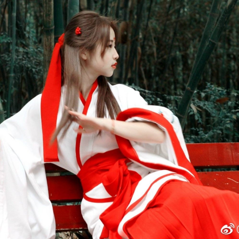 朱雯琪在深圳長大,曾在香港當「港漂」多年。微博@牛津Kate朱朱 朱雯琪在深圳長大,曾在香港當「港漂」多年。微博@牛津Kate朱朱