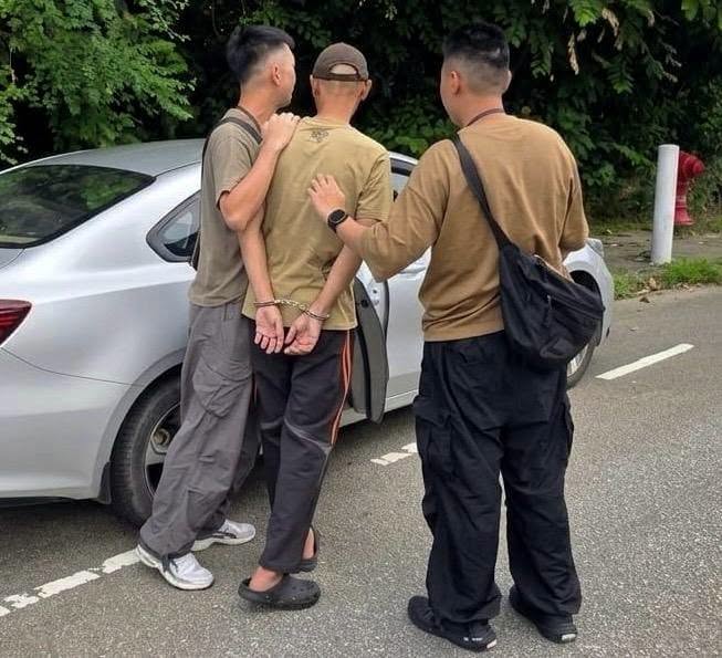 警方迅速將涉案疑犯拘捕。 警方迅速將涉案疑犯拘捕。