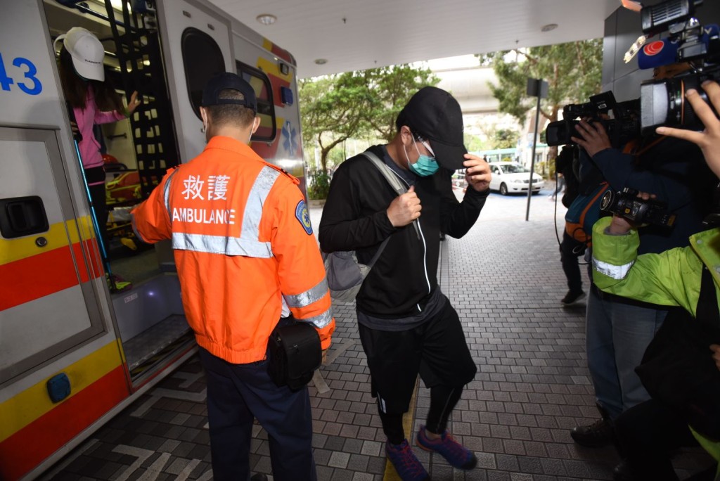 夫婦報稱發現疑似老虎受驚送院。