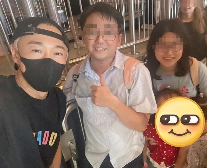 林峯對粉絲合照要求有求必應。 林峯對粉絲合照要求有求必應。