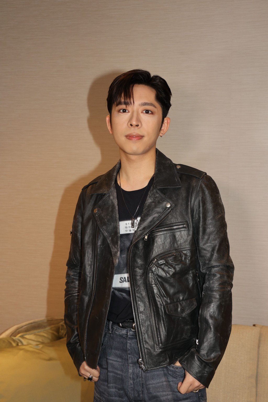 呂爵安《純銀子彈》