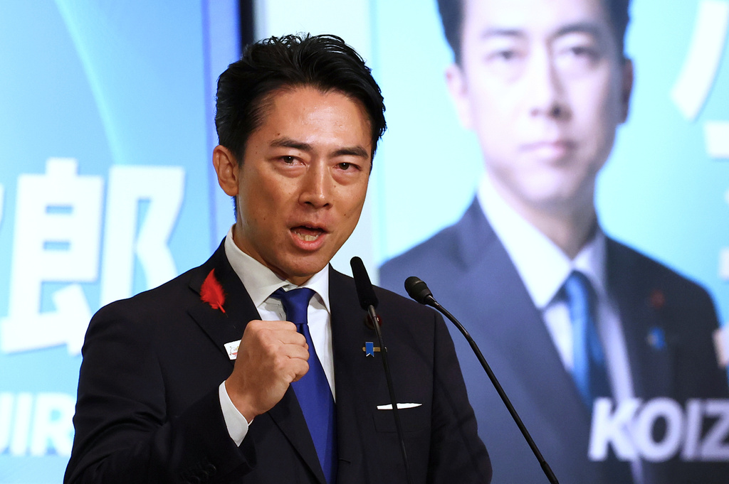 小泉第二輪投票前的演說被批生硬。美聯社 小泉第二輪投票前的演說被批生硬。美聯社