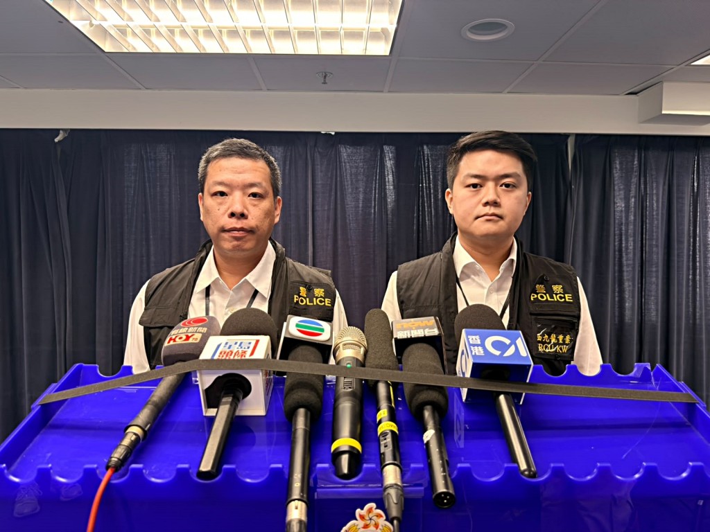 西九龍總區重案組總督察趙炳輝(左)及高級督察李凱正向傳媒簡報案情。 西九龍總區重案組總督察趙炳輝(左)及高級督察李凱正向傳媒簡報案情。