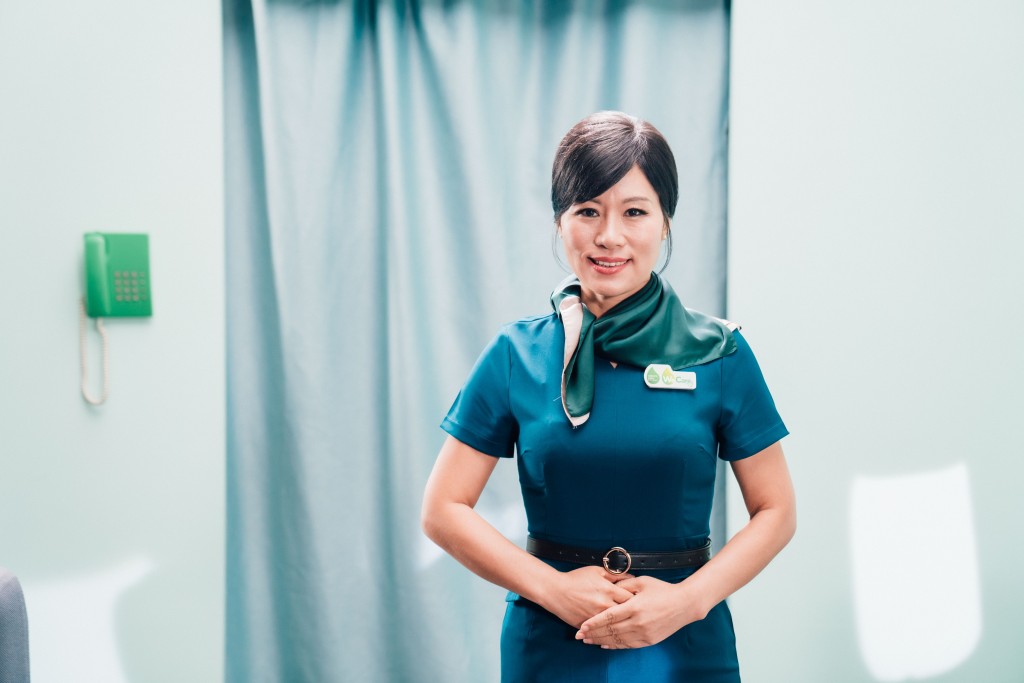 七師傅雖然話自己不夠靚和高當空姐,但覺得穿上空姐製服不算差,「上鏡還OK呀!」