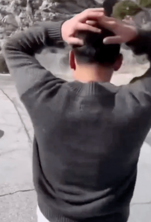 有目擊者憶述，當時路旁正有民眾觀賞超跑行駛，撞擊瞬間令現場「歡呼聲變為驚恐尖叫」。