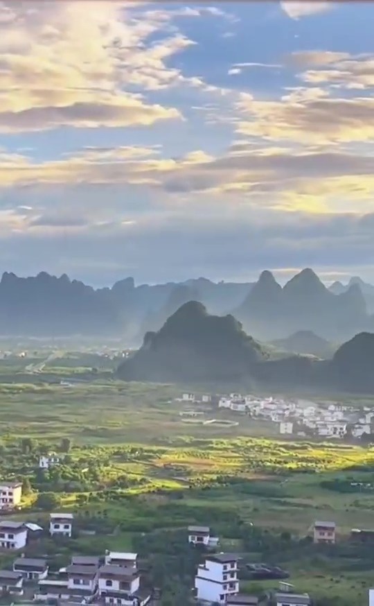 桂林美景如十里画廊。「新华网」微博官方频道截图