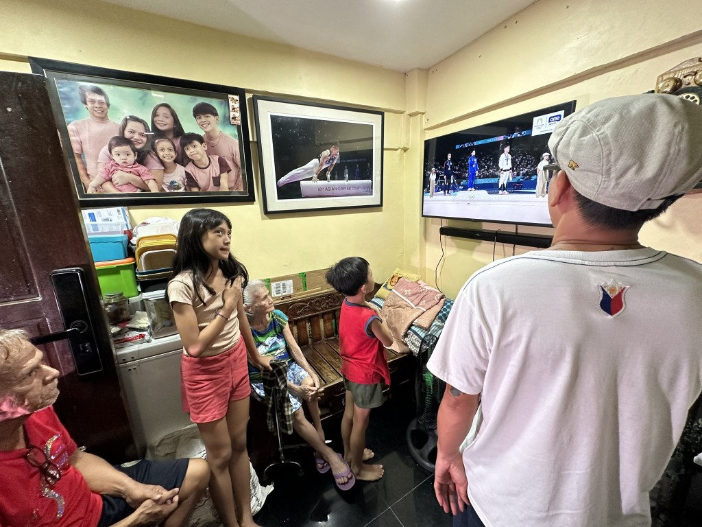 尤洛的家人和他的鄰居都密切關注其比賽。（X@manahan_job）