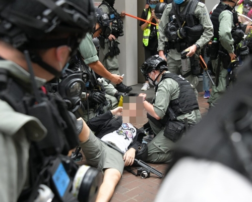 警方拘捕超過70人。