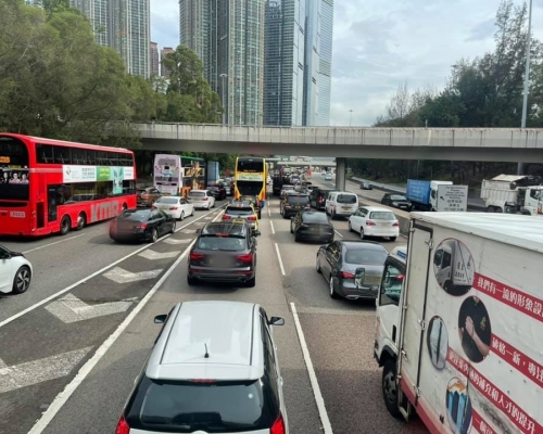 西隧。香港突發事故報料區FB圖片