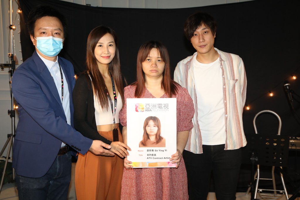 薛影仪（右二）虽然落选，但随即获亚洲心动娱乐签约为旗下艺人。